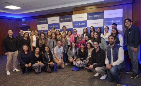 Egresados de Marketing UP se reencuentran en cóctel que celebró el vínculo con su alma mater