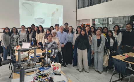 Estudiantes de Ingeniería en Innovación y Diseño desarrollan prototipos replicables en taller con Fab Lab Perú 