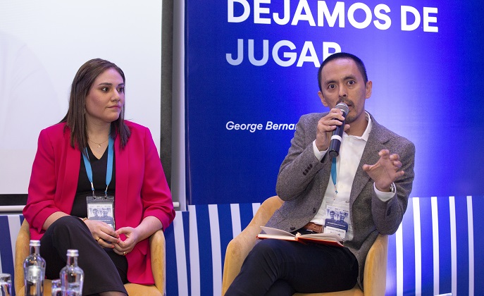 Elizabeth Gómez y Masato Okomura detalle.jpg