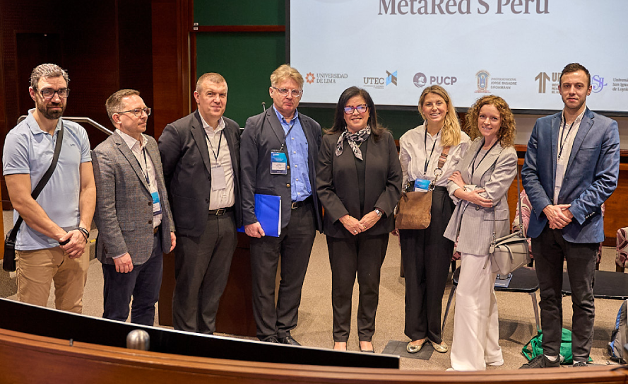 Polonia - Inside (4).png