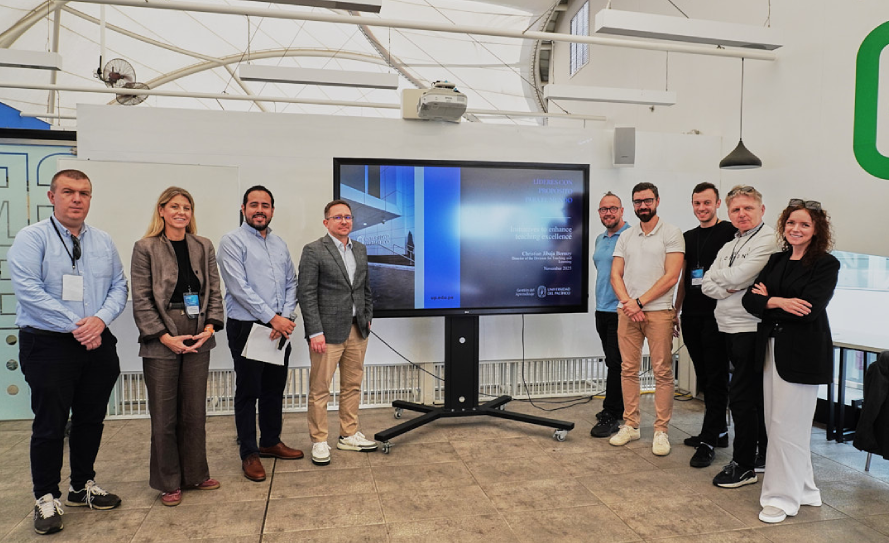 Polonia - Inside (6).png