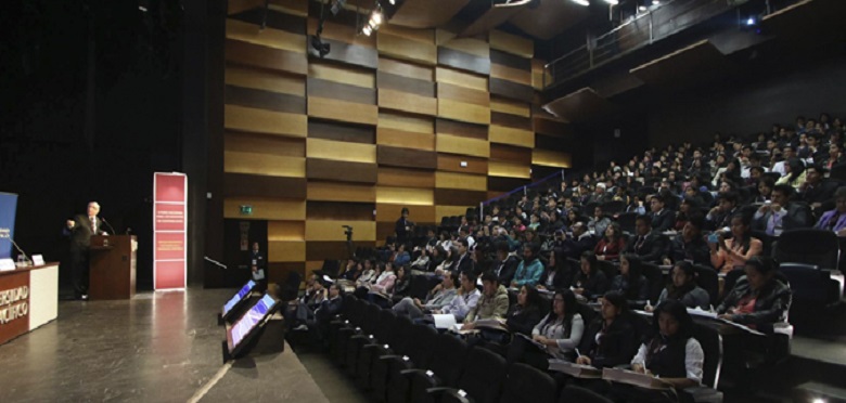 Mauricio Rada Orellana, estudiante de Ingeniería Empresarial, fue seleccionado para participar en el Congreso Internacional de C