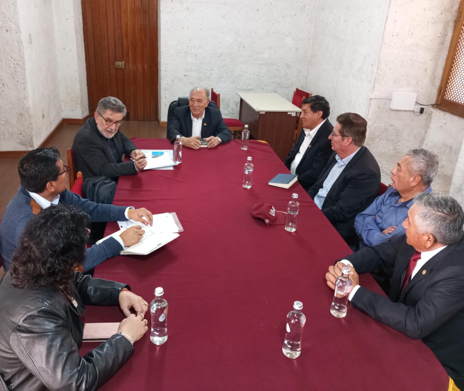 Felipe Portocarrero con rector de la UNSA de Arequipa.jpg