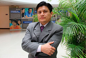 Ganador III Concurso de Innovaciones Educativas. El primer puesto lo obtuvo el Prof. Efraín Castro Alayo de la Universidad Nacional Toribio Rodríguez de Mendoza de Amazonas