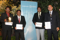 Los profesores Jorge Castillo, Juan Dávila, Luis Medina y Pedro Martínez fueron premiados en Ceremonia de los 50 años del Patronato.